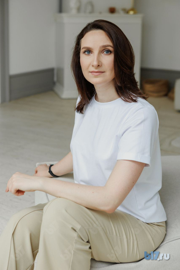 Лавринович Елена